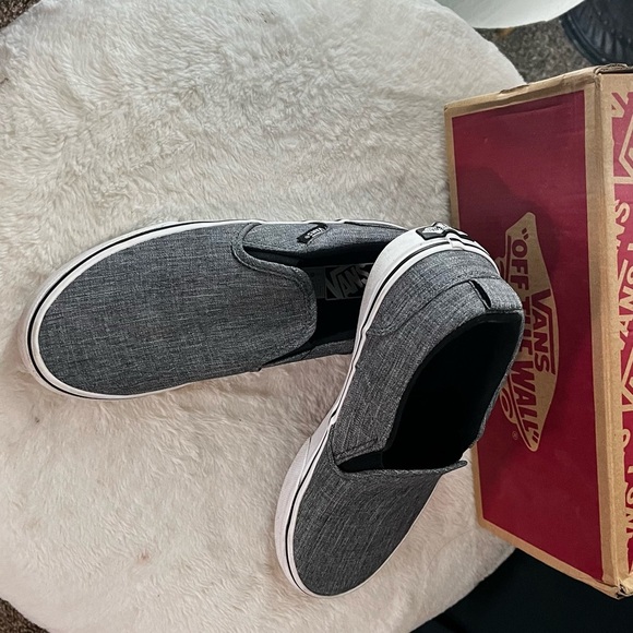 Vans Gray Slip-On Loafers for Effortless Style - Picture 3 of 6
